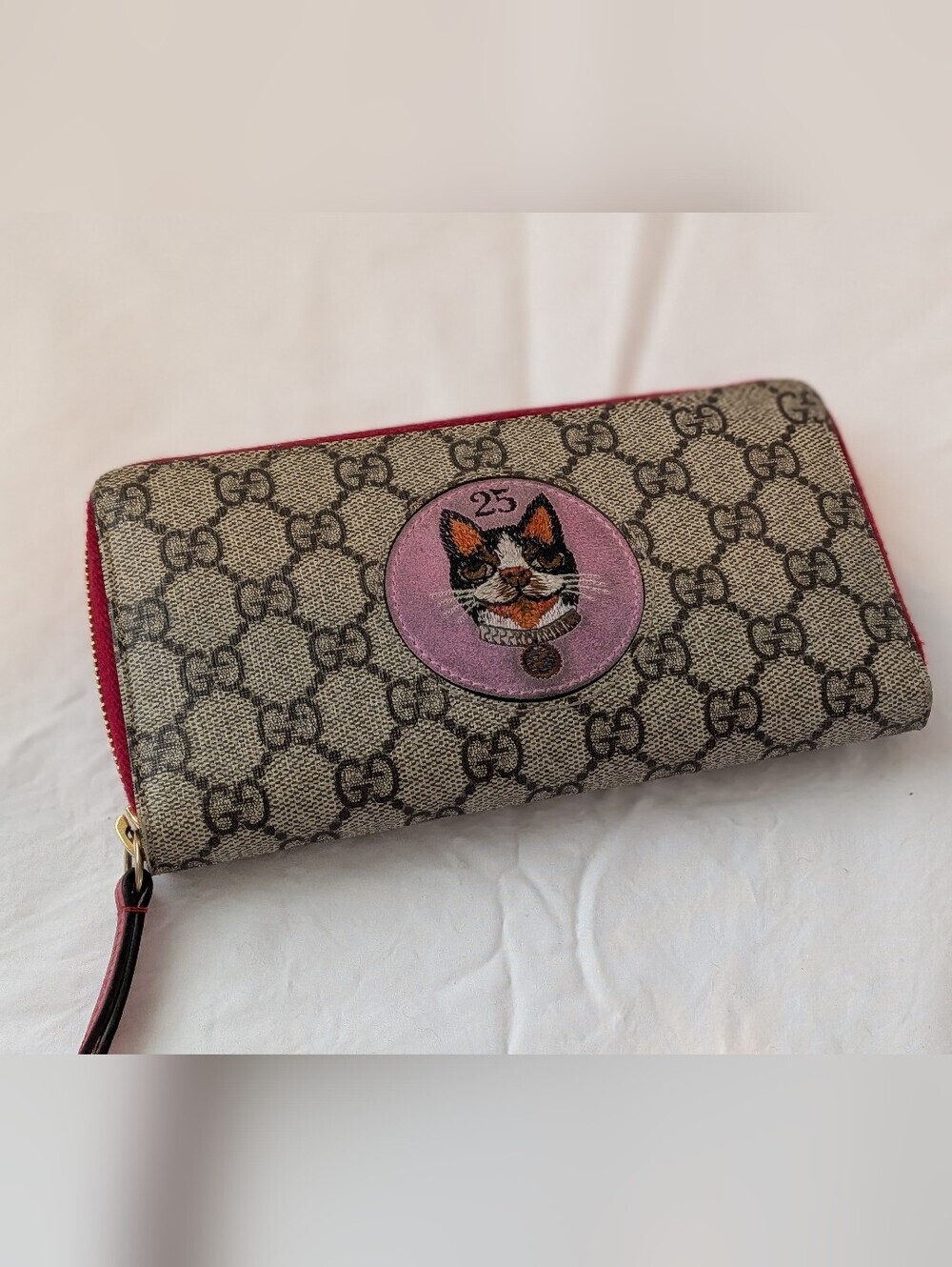 Gucci Beige/Red GG Supreme Limited Edition Bosco Patch Zip Around Wallet